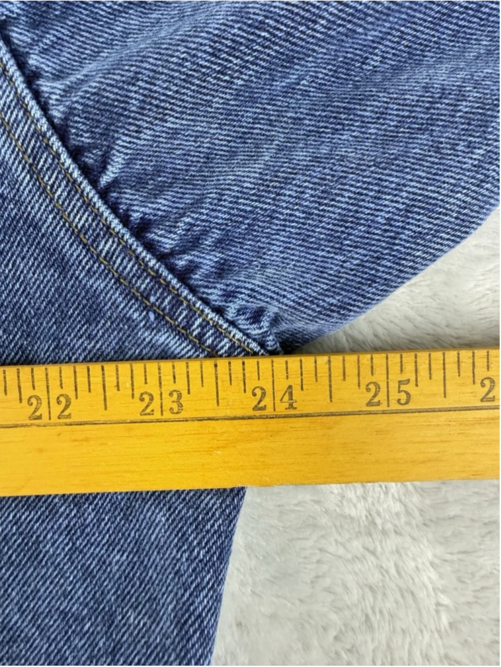 Vintage Levi's Men's Sz Large Cropped Blue Denim Trucker Fit Jacket Made In USA - Picture 6 of 16